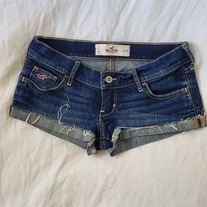 Hollister Jean low rise short shorts